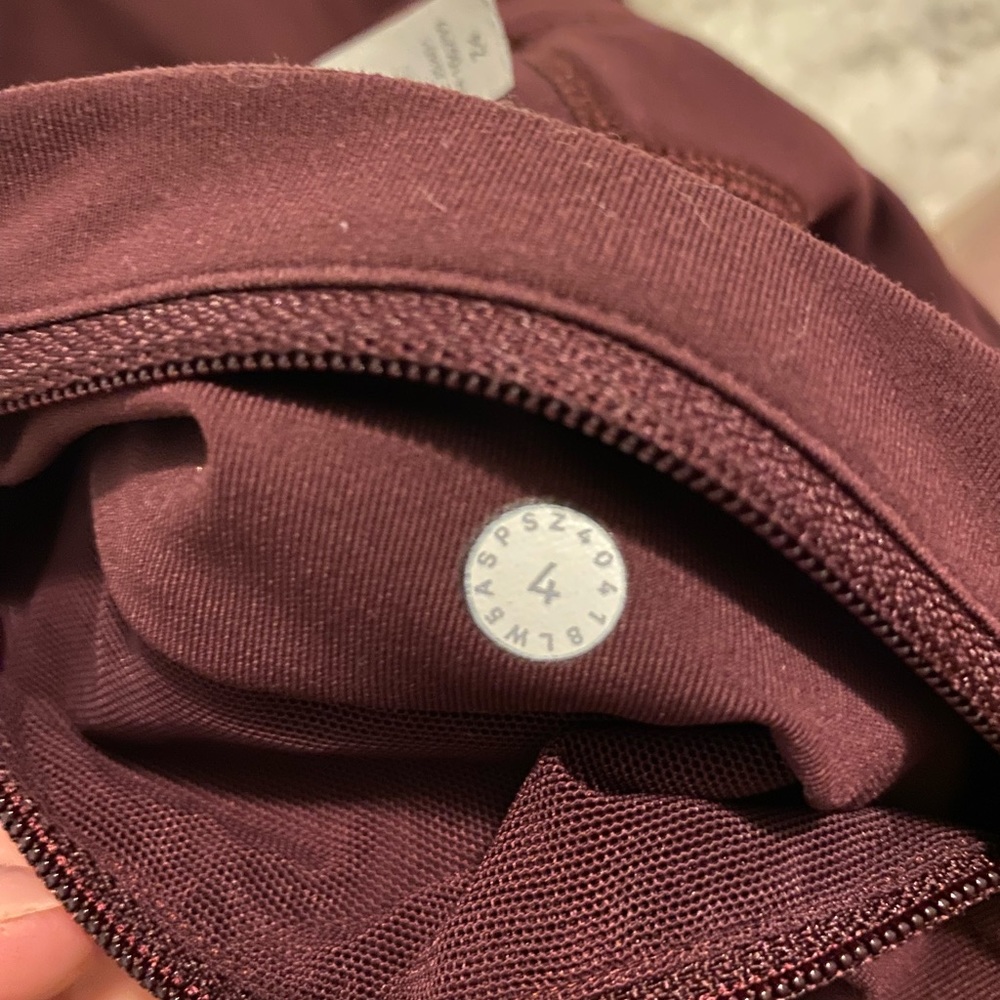 LULULEMON SIZE 4 FAST AND FREE HIGH RISE - Picture 3 of 4